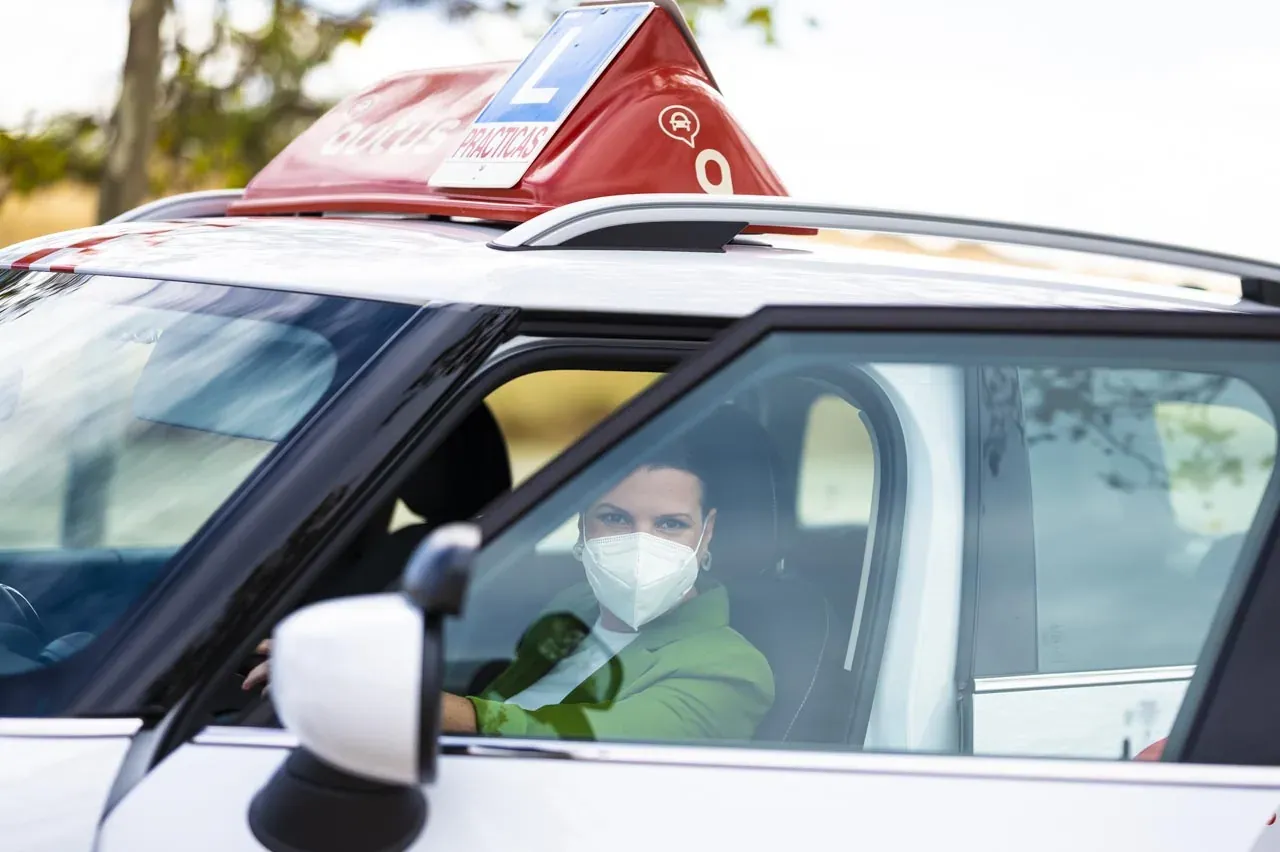 Prácticas en un mini de nuestra autoescuela autius en Huesca