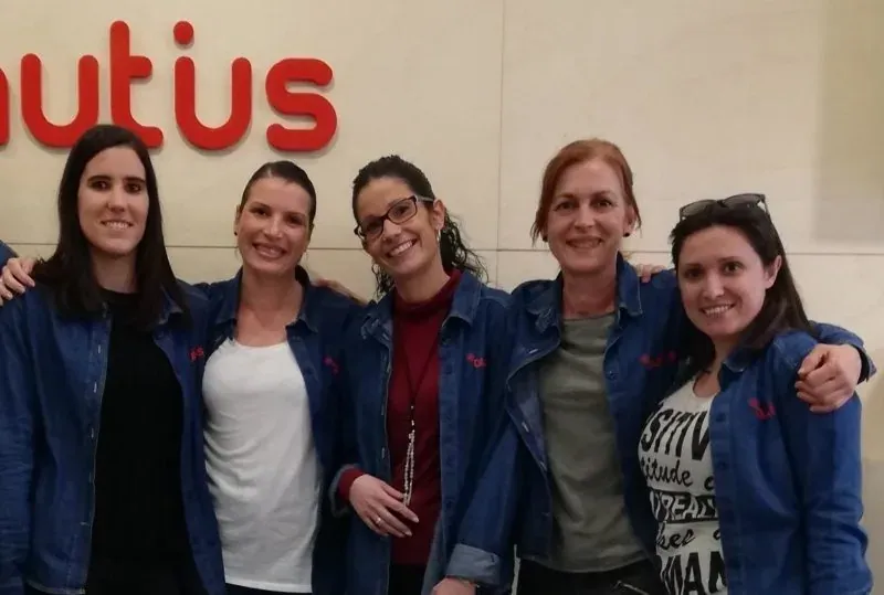 Equipo de mujeres en nuestras autoescuelas