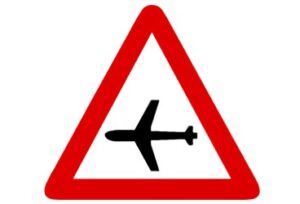 Las señales de tráfico más falladas Peligro aeronaves a baja altura