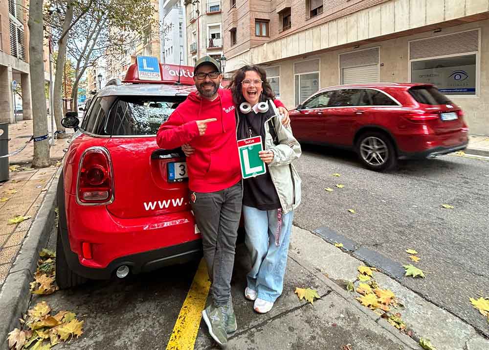 A qué esperas para elegir tu autoescuela en Zaragoza y vivir tu propia experiencia rect