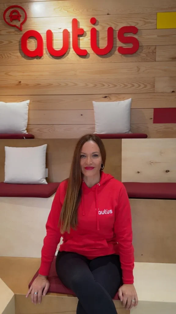 Vanessa profesora de autoescuela en Autius