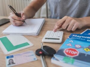 Cuánto cuesta sacarse el carnet de conducir