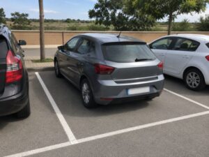 Cómo aparcar en batería paso a paso